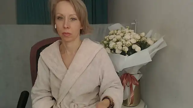 LuxuryNika Chat XXX live