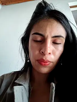 Astrid-- – Live XXX-chat