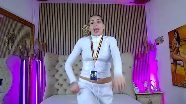 PlayfulShow's Live XXX Chat