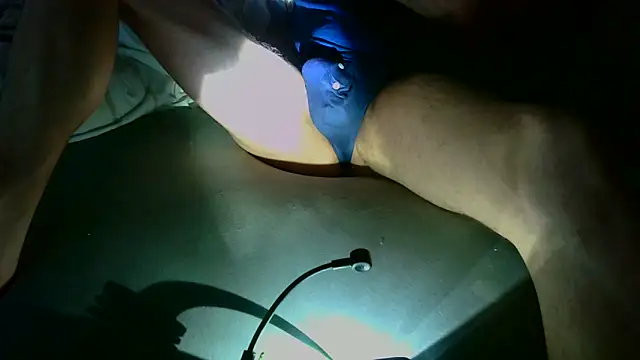 T0Yforeskin élő XXX-chatje