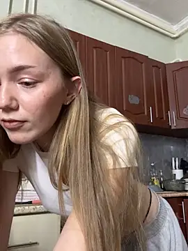 MilaMoone's Live XXX Chat