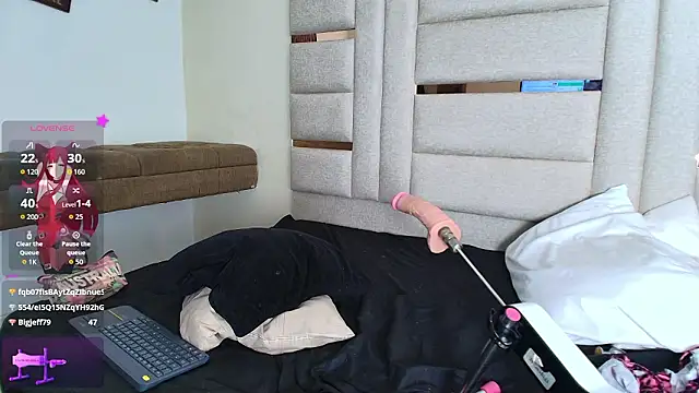 Chat XXX en directo de LittlePeach_