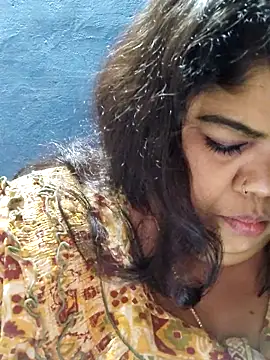 tamilthanushri Chat XXX live