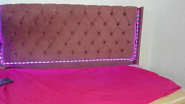 lau_hotfox Adlı Modelin Canlı XXX Sohbeti