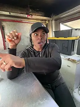 HaloRodeoLover2's Live XXX Chat