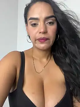 Sara-77's Live XXX Chat