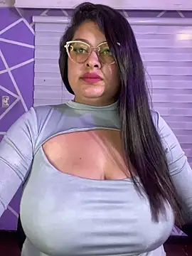 MiiaaJoness' Live XXX Chat