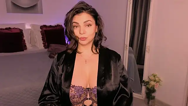 ButterflyMika32 Adlı Modelin Canlı XXX Sohbeti