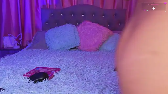 Emiily_Scott1: вебкам-шоу