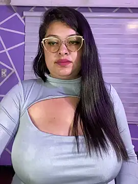 MiiaaJoness' Live XXX Chat