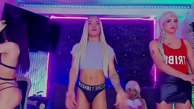 Chat +18 de Queens_Wonders_Blonders ao vivo