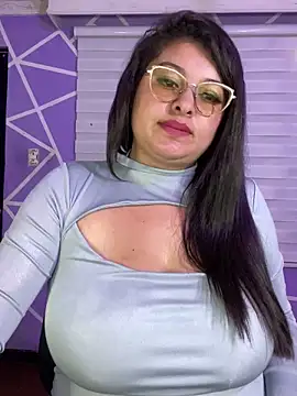 MiiaaJoness Live XXX-Chat