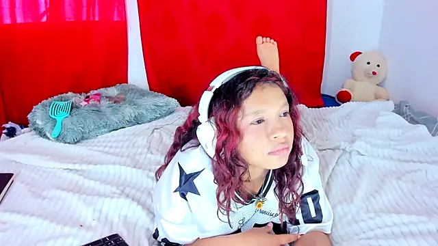 Emily_Coper18 Live XXX-Chat