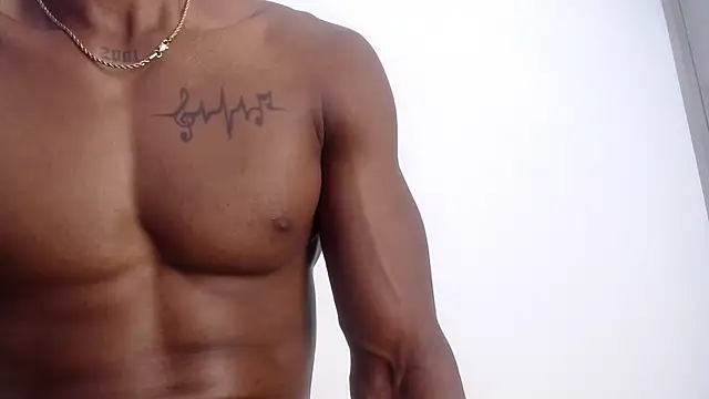 drake_brwon_23 élő XXX-chatje