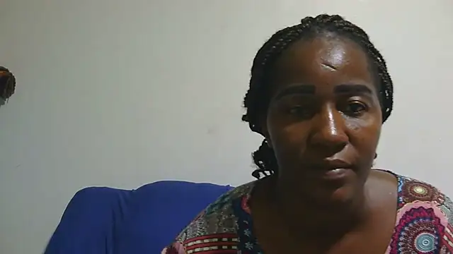 sluttylaura21 Chat XXX live