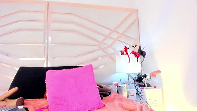 sophie-newton's Live XXX Chat