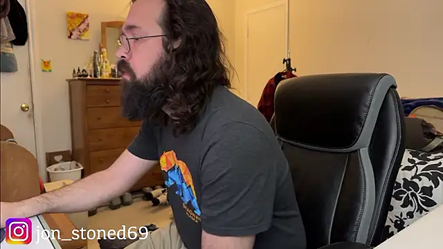 beardedfantasydaddy élő XXX-chatje