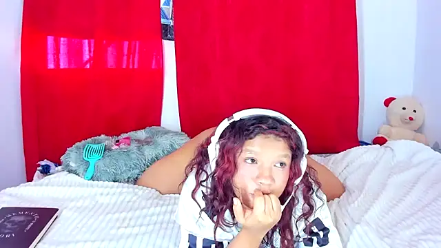 Emily_Coper18's Live XXX Chat