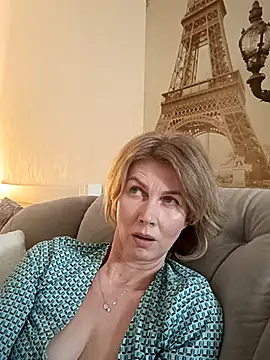 stellahere8: онлайн-секс-чат