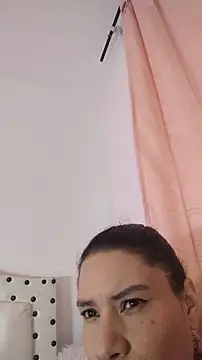 isabelajonesgl Show in webcam