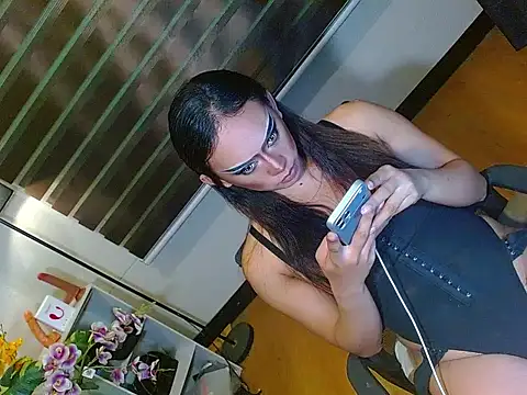 HOLLYWOOD_QUEEN_88's Webcam Show