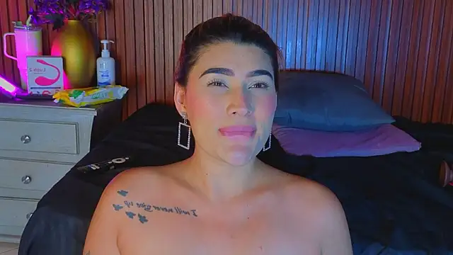 Celeste_Presstigge élő XXX-chatje