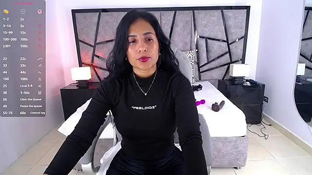 JeinnoveMontenegr0 Adlı Modelin Canlı XXX Sohbeti