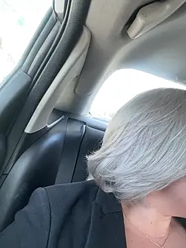 toomuchofafreak's Live XXX Chat