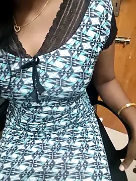 Tamilmallu-duskygirl03 Adlı Modelin Canlı XXX Sohbeti