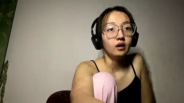 LinaClous' Live XXX Chat