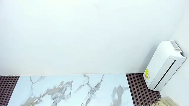 hilarythomsom's Live XXX Chat