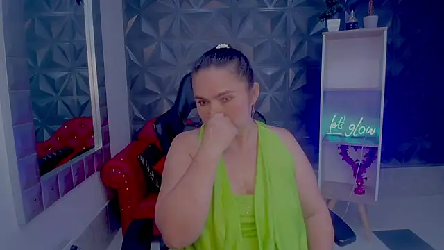 elena_milf1's Live XXX Chat