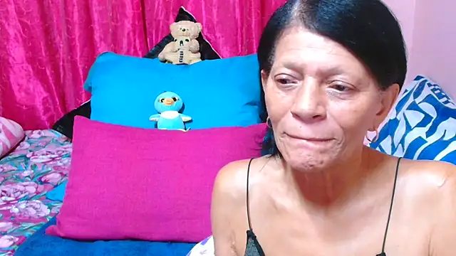 SLUTTYROXY élő XXX-chatje