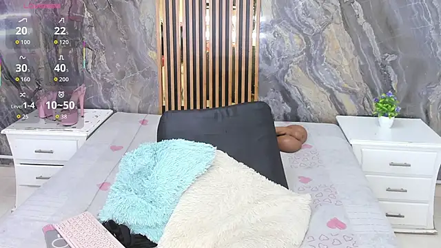 Nyakimgold 现场XXX聊天