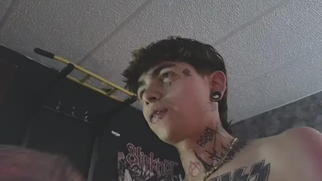 AcidMilo Live XXX-chat