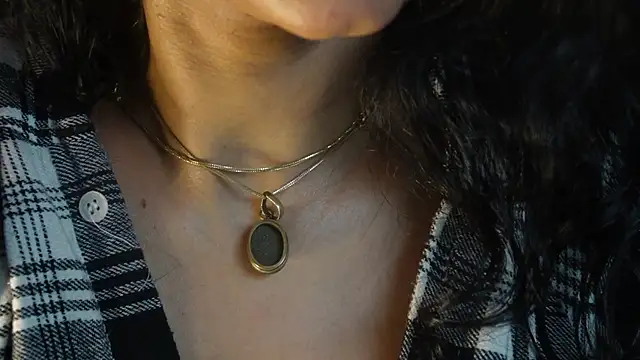 -AyeshaSinghania-'s Live XXX Chat