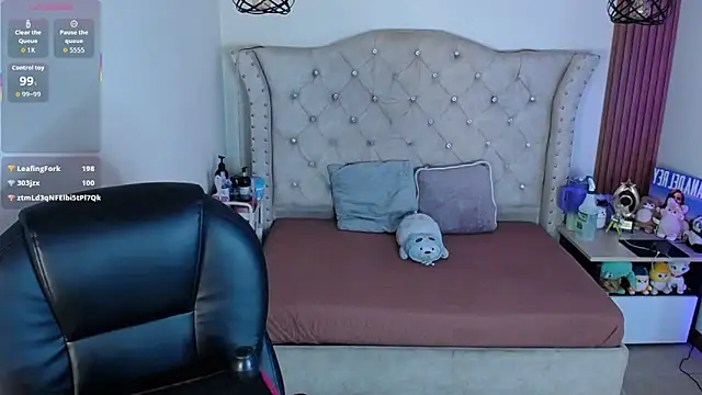 Charlotte_Jones__'s Live XXX Chat