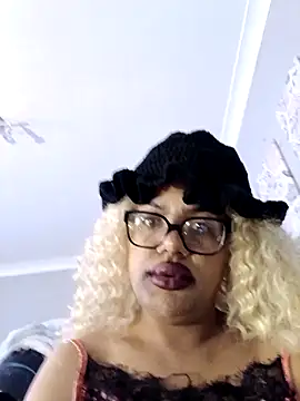 ravenmilf Webcam Show