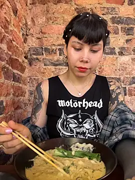 EemaHaruki 即時 XXX 聊天