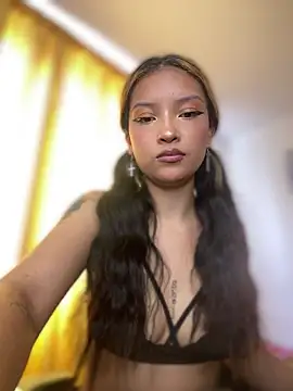 baby_lizy élő XXX-chatje