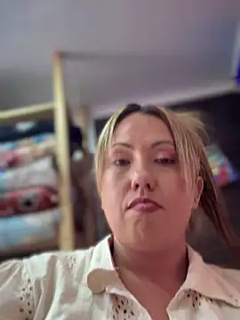 Chat XXX ao vivo de VIOLETA-25_