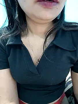 Vaani_Actress: διαδικτυακό σόου στην κάμερα