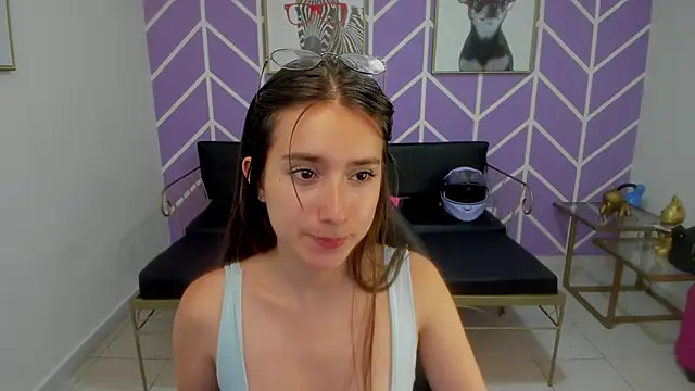 Adhara_Kitten Webcam Show