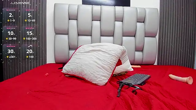 May-Clanfort's Live XXX Chat