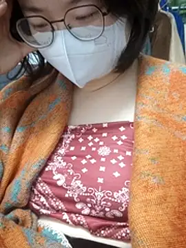 Chat +18 de miniiceyya ao vivo