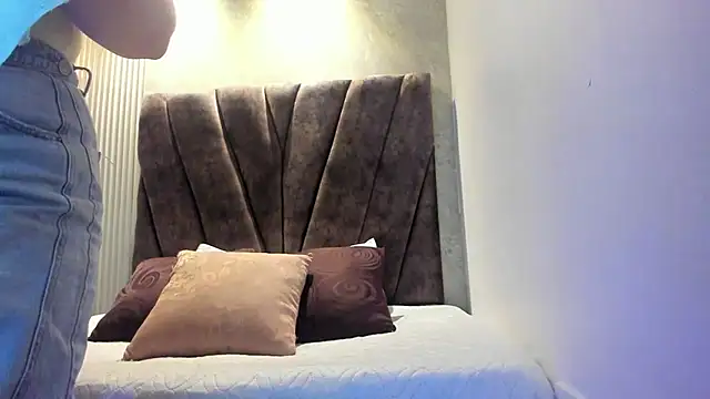 zoe_hugeboobs Adlı Modelin Canlı XXX Sohbeti