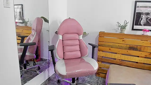 Chat +18 de Naughty_Vanessa_ ao vivo