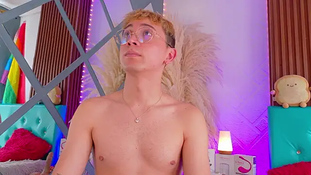 Naughty__Chriss Webcam show