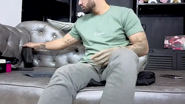 matteosantos élő XXX-chatje