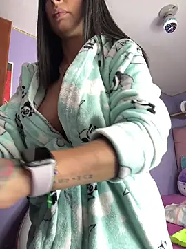 แชท XXX สดของ charlotte_stevenss_